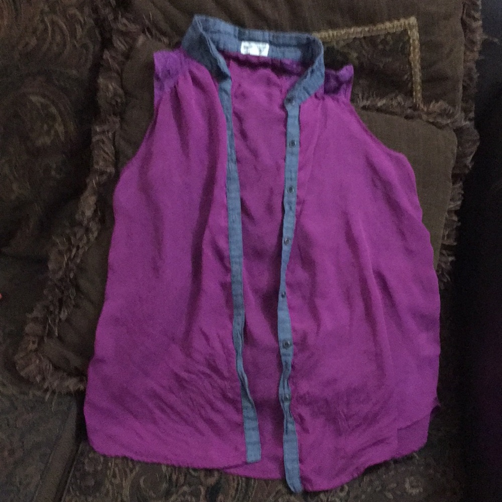 Selena Gomez button down tank top